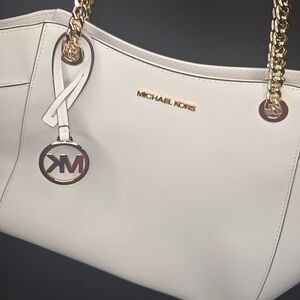 Michael Kors White and Gold Shoulder Bag with Chain Strap